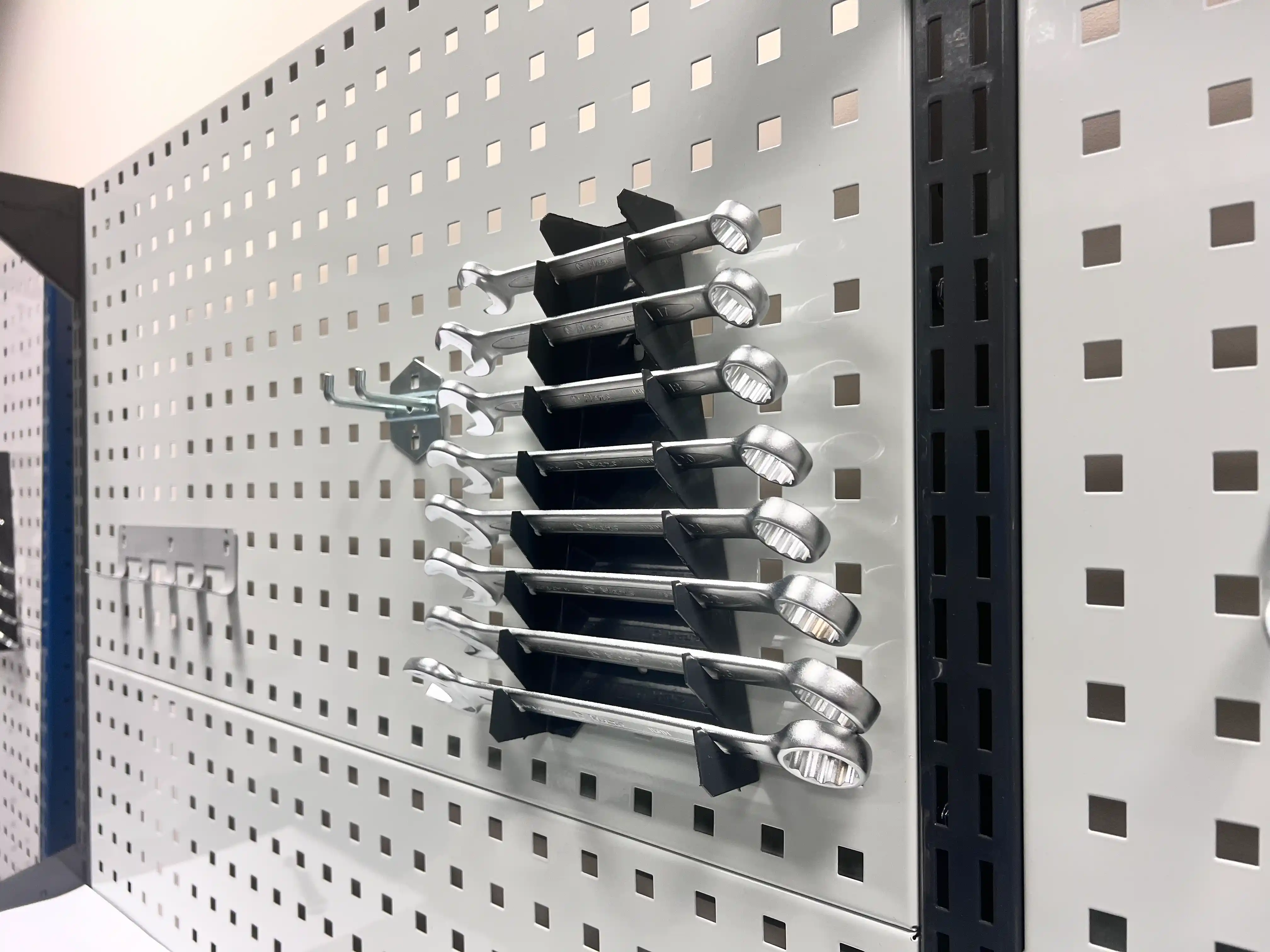 CTR 1202.S37.3-2 Верстак слесарный 2165x1193x743 мм