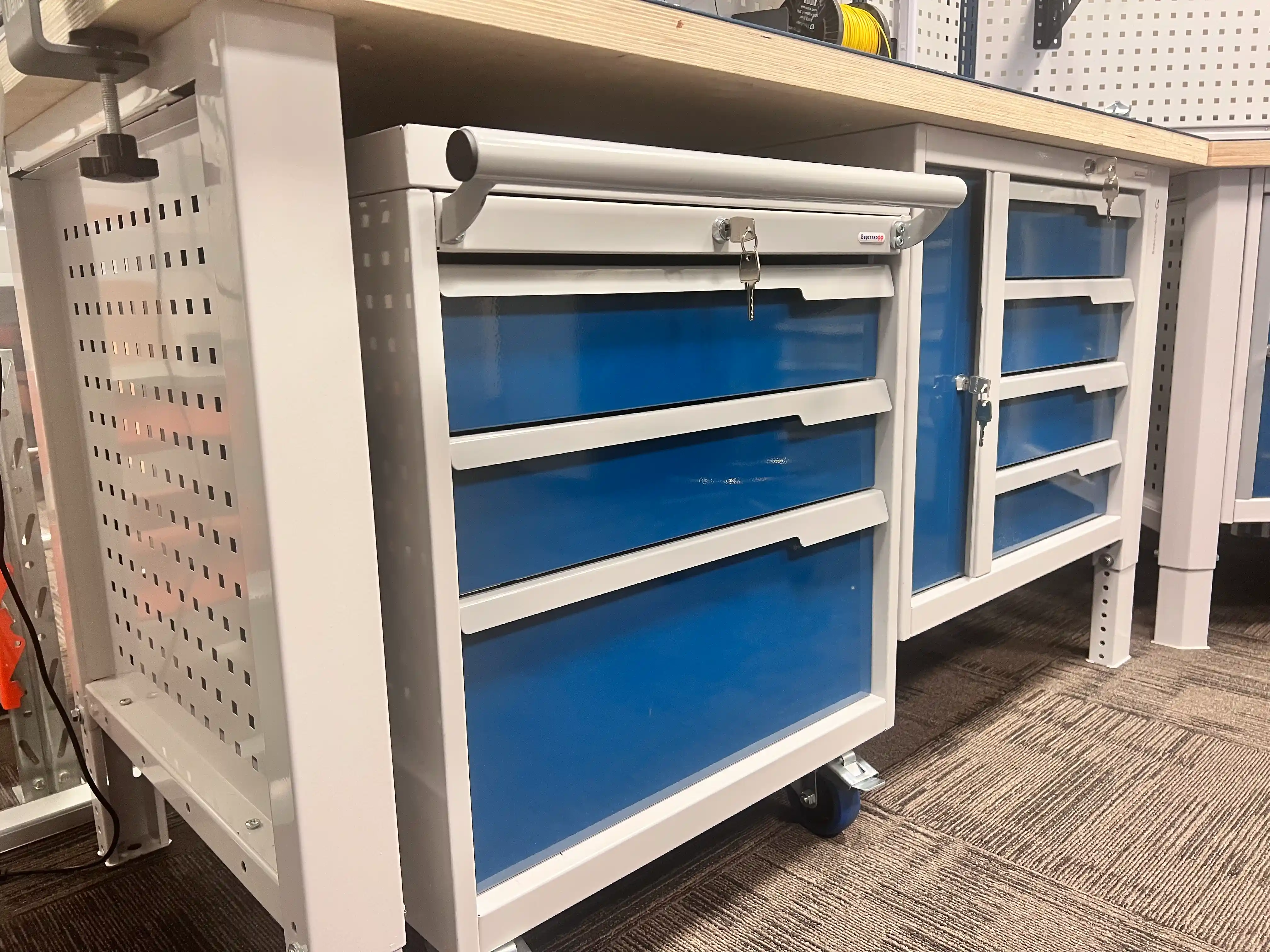 CTR 1202.S37.3-2 Верстак слесарный 2165x1193x743 мм